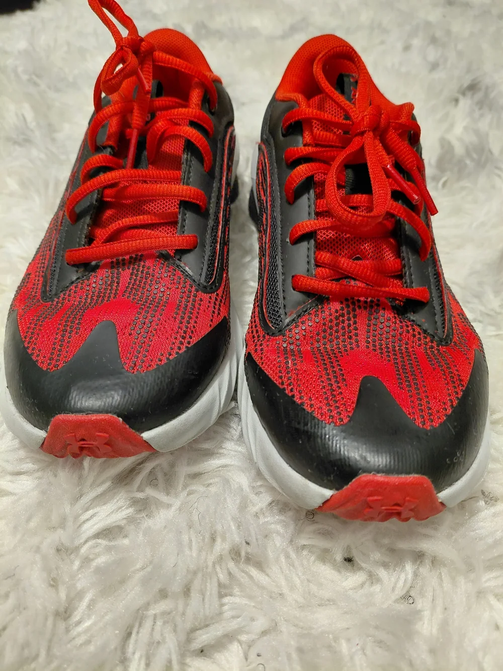 Under Armour Red and Black Scramjet Kids Sneakers - Picture 10 of 11